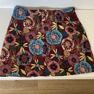 Embroidered skirt